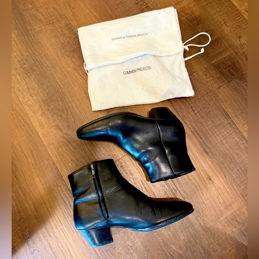 Woman by Common Projects Ankle Booties Size 39 (US 8)
